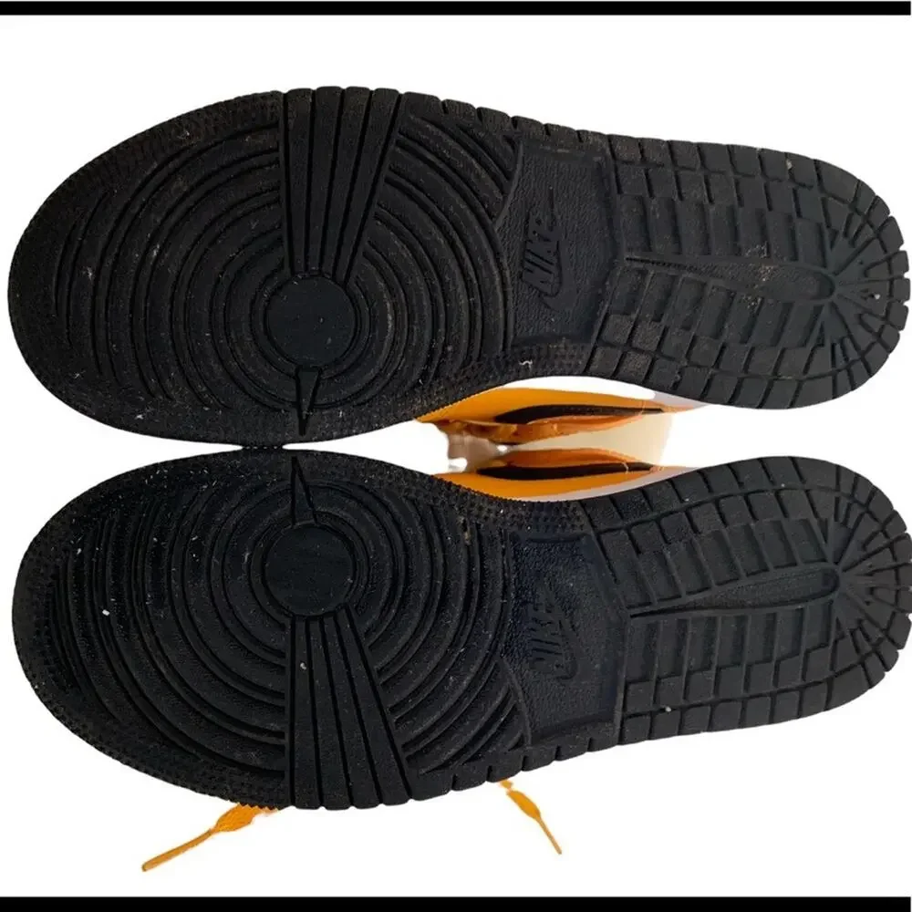Nike air Jordan 1 mid university gold.‎ Size 4.5Y